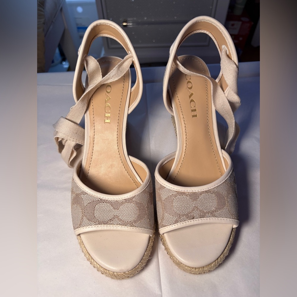 BRAND NEW Coach Women's Cream Tie-Up Sandals - Picture 2 of 4